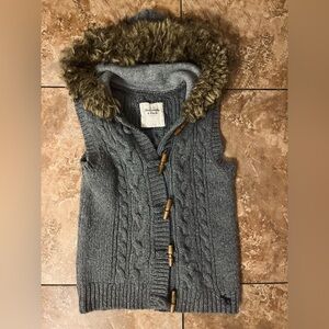 Abercrombie & Fitch Gray Cable Knit Vest with Faux Fur Hood